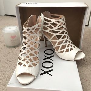 XOXO White Heels Dressy Prom 4 inch NEW NEVER WORN